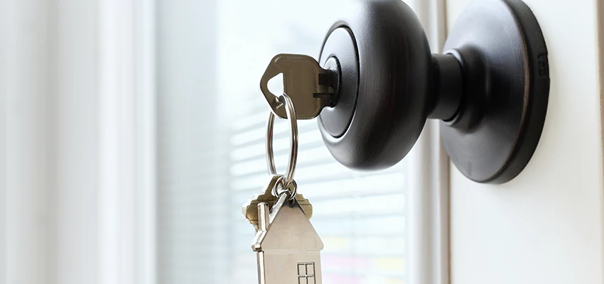 Bifold Door Knob Replacement in San Fernando, California